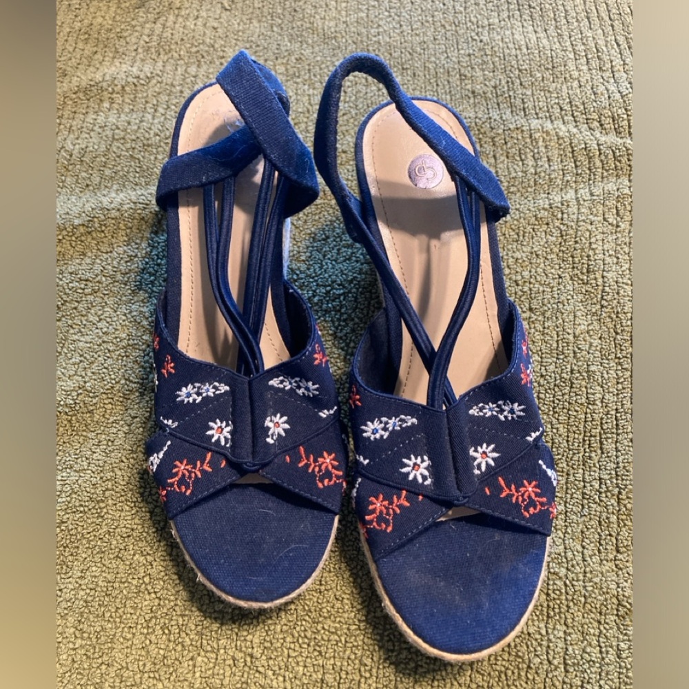 Size 6 1/2 espadrilles/platform sandals